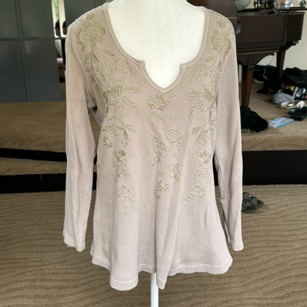 Johnny Was Women’s size small S embroidered shirt